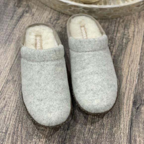 Sorel Women's Nakiska Scuff Slipper Indoor & Outdoor Gray Suede & Felt - Picture 9 of 12